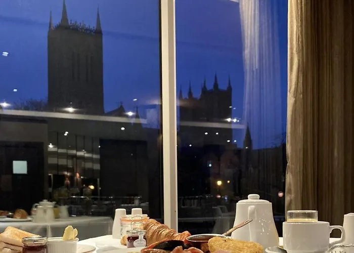 Top Hotels in Lincoln Featuring Swimming Pools