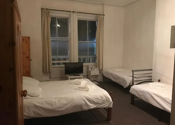 Best Cheap Hotels Close to Leicester Train Station